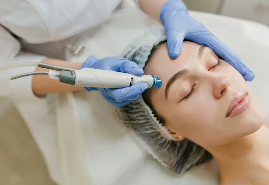 Regenerative Aesthetics – medizinisch begleitete Behandlung von Haut und Haarwurzeln, Victoria Health Mannheim